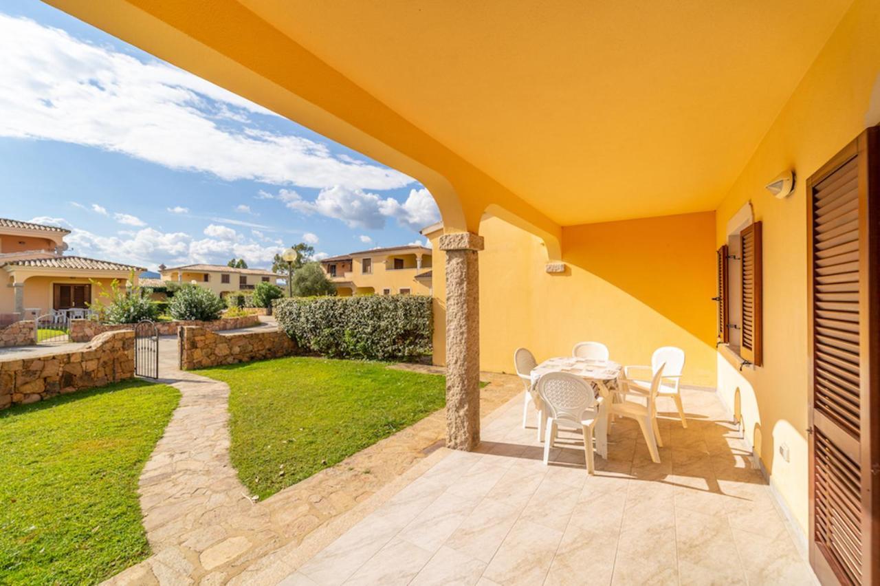 Iss Travel, Ambra Apartments - 800 M From La Cinta Beach Сан Теодоро Екстериор снимка