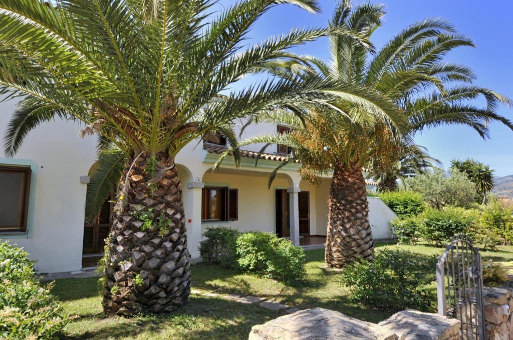 Iss Travel, Ambra Apartments - 800 M From La Cinta Beach Сан Теодоро Стая снимка